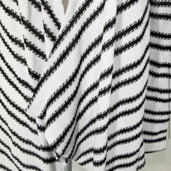 Volcom Go Go Wrap, White with black stripes. - Picture 4 of 6